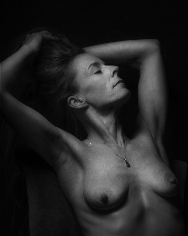 sensual alternative model photo by photographer curvedlight