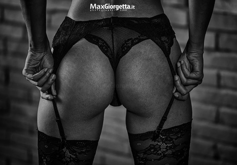 sensual b w lingerie photo by photographer max giorgetta