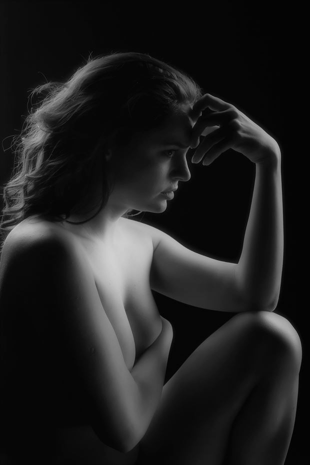 sensual chiaroscuro artwork by photographer ionel onofras