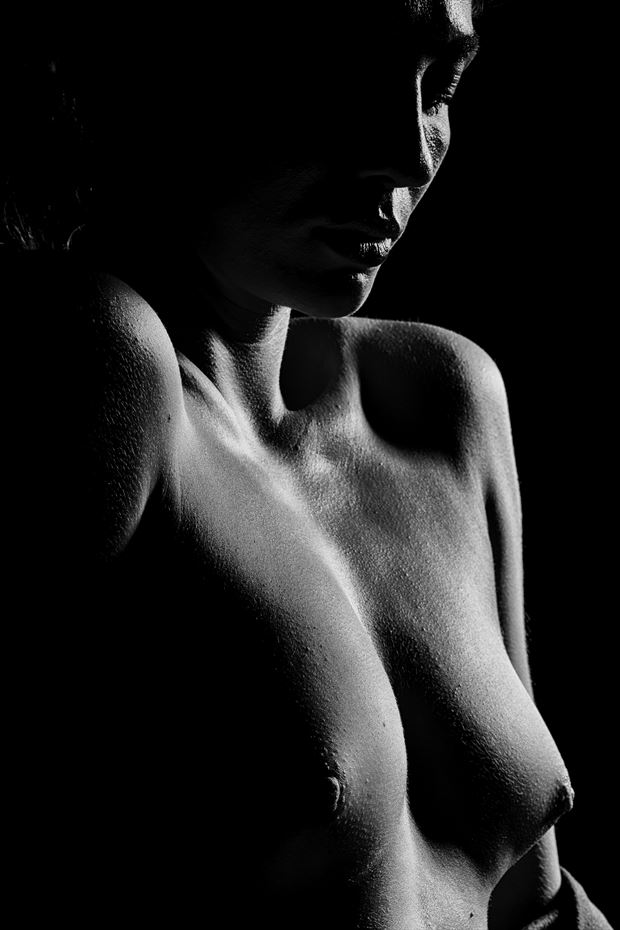 sensual erotic photo by photographer joern fellenberg