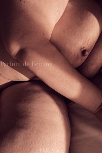 sensual figure study photo by photographer parfum de femme