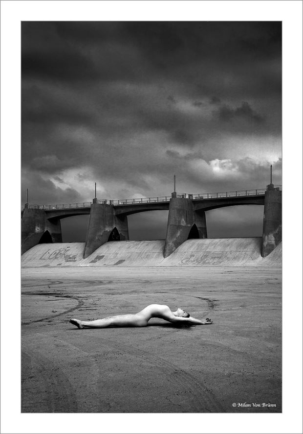 sepulveda dam artistic nude photo by model hadleyhemmingway