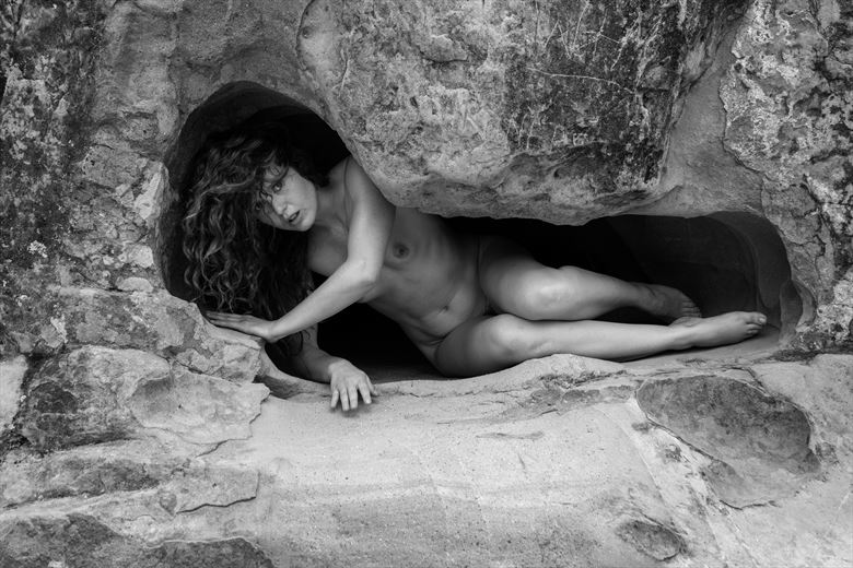 settling in artistic nude photo by photographer randy lagana