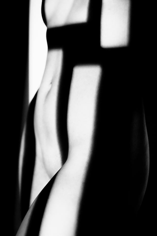 shadow and light artistic nude photo by photographer photogenick