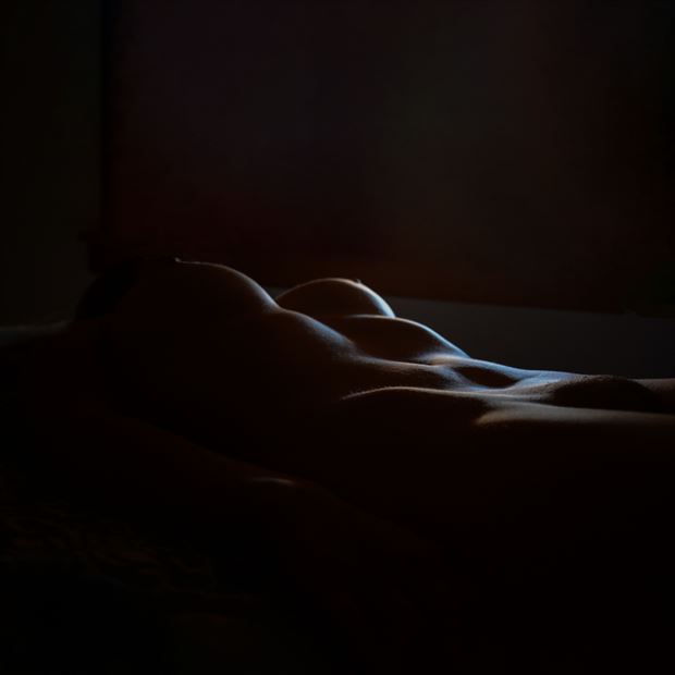shaping light artistic nude photo by photographer tj