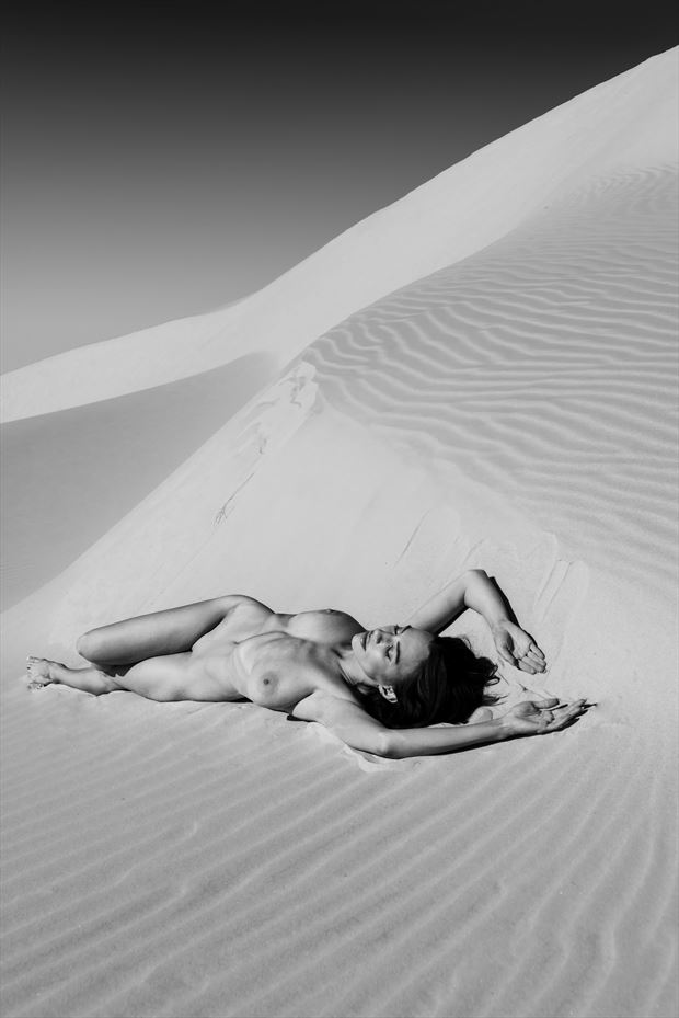 shifting sands artistic nude photo by photographer philip turner