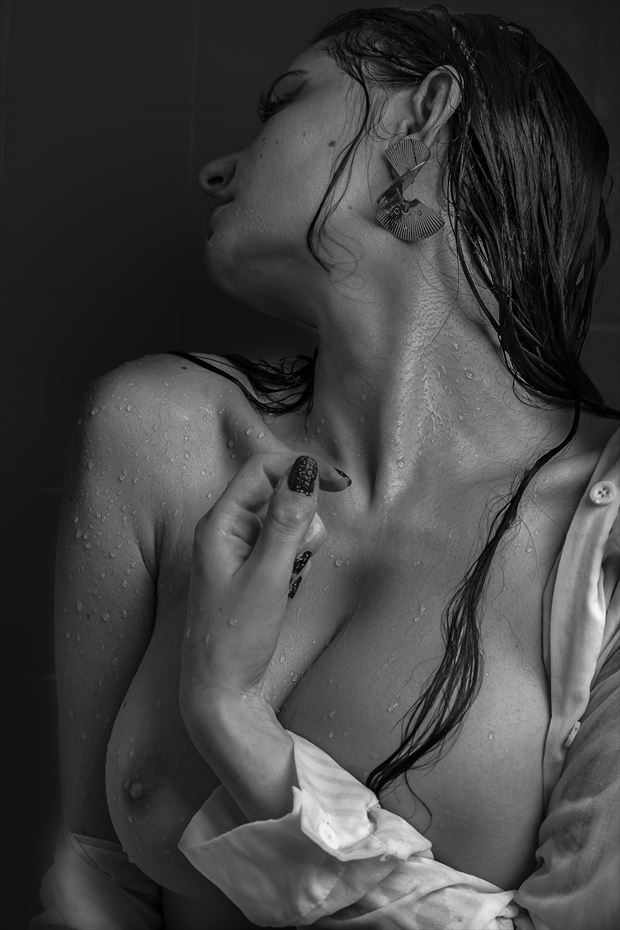 shower power artistic nude photo by photographer robert koudijs