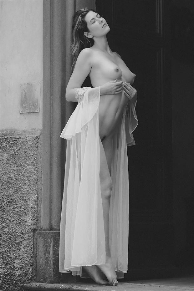 sienna in tuscany artistic nude photo by photographer stromephoto