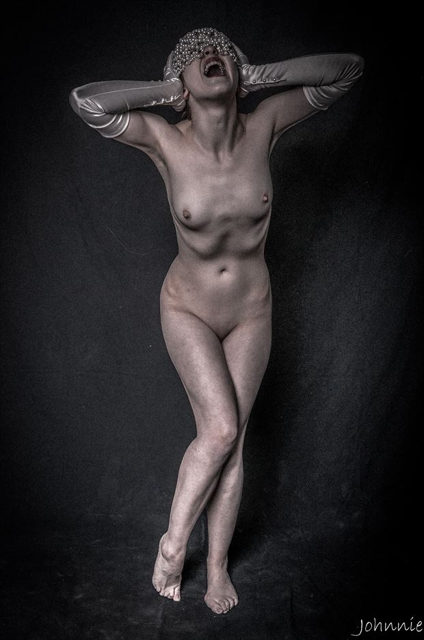 silent scream artistic nude artwork by photographer johnnie medina