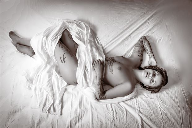 sleepyhead artistic nude photo by artist redashphotos