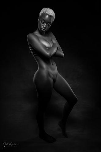 slim beauty artistic nude photo by photographer justin mortimer