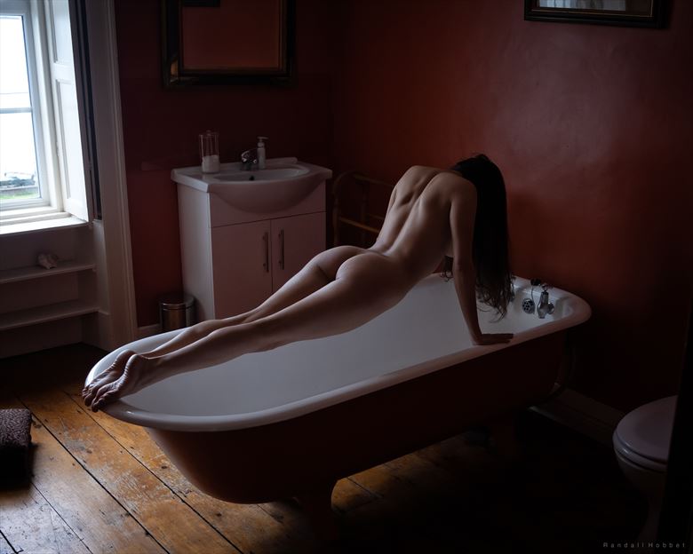 spider in the tub artistic nude photo by photographer randall hobbet