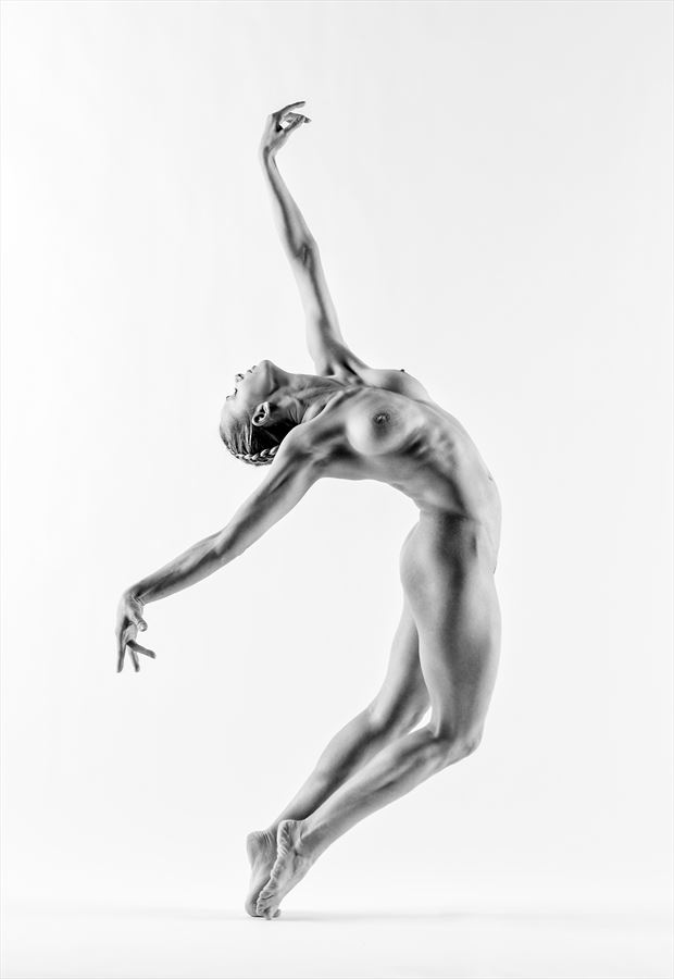 spinal extension artistic nude photo by photographer richard maxim