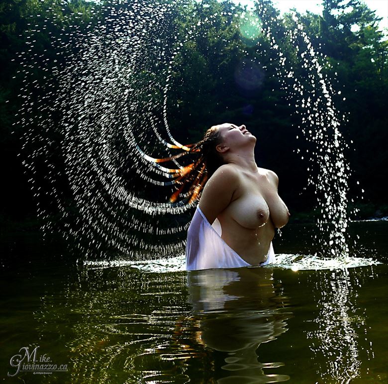 splash erotic photo by photographer mgiovinazzo
