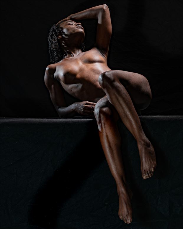 spotlight artistic nude photo by photographer len cook