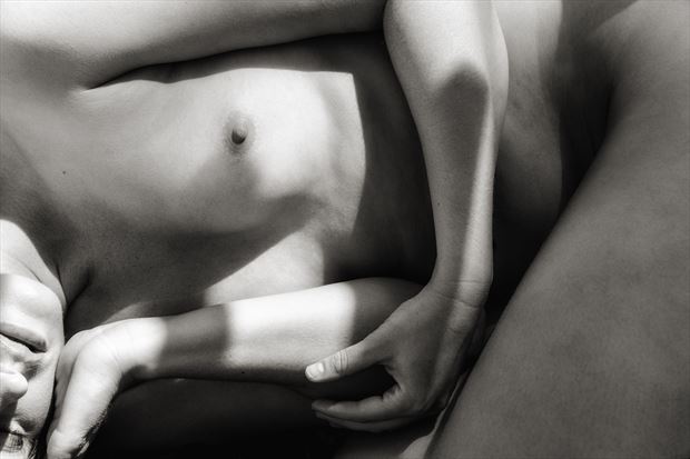 squarely in tub artistic nude photo by photographer scott dewar