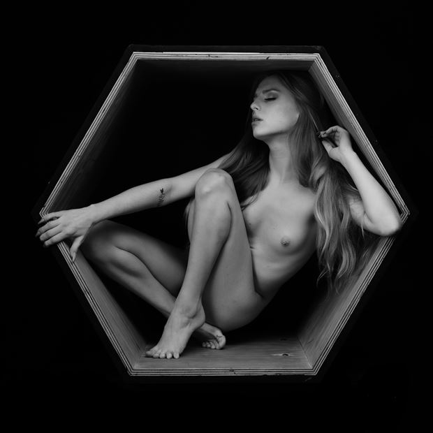 straggled soul in a box 02 artistic nude photo by photographer doc list