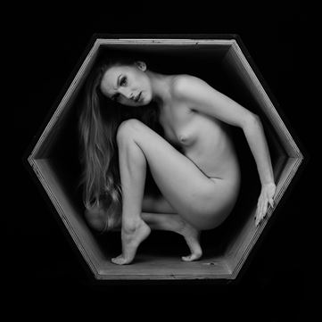 straggled soul in a box 04 artistic nude photo by photographer doc list