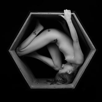 straggled soul in a box 09 artistic nude photo by photographer doc list
