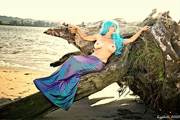stranded mermaid artistic nude photo by photographer barry gallegos