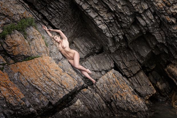 stratified artistic nude photo by photographer niall