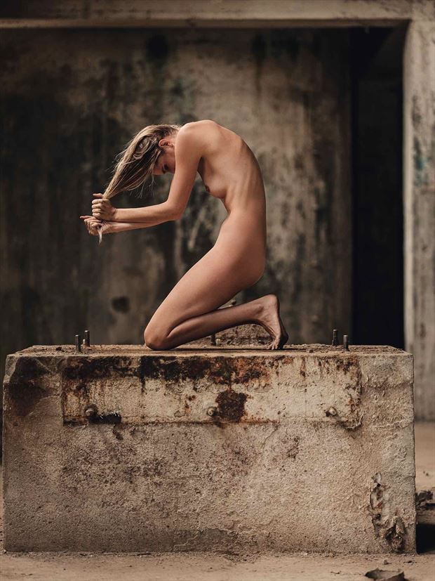 strength artistic nude photo by model sofie