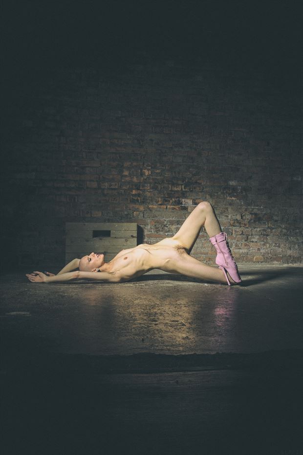 stretch 2 artistic nude photo by photographer ghost light photo