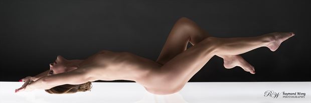 stretch artistic nude photo by model lucie blue