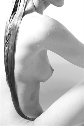 studio lighting figure study photo by photographer seane