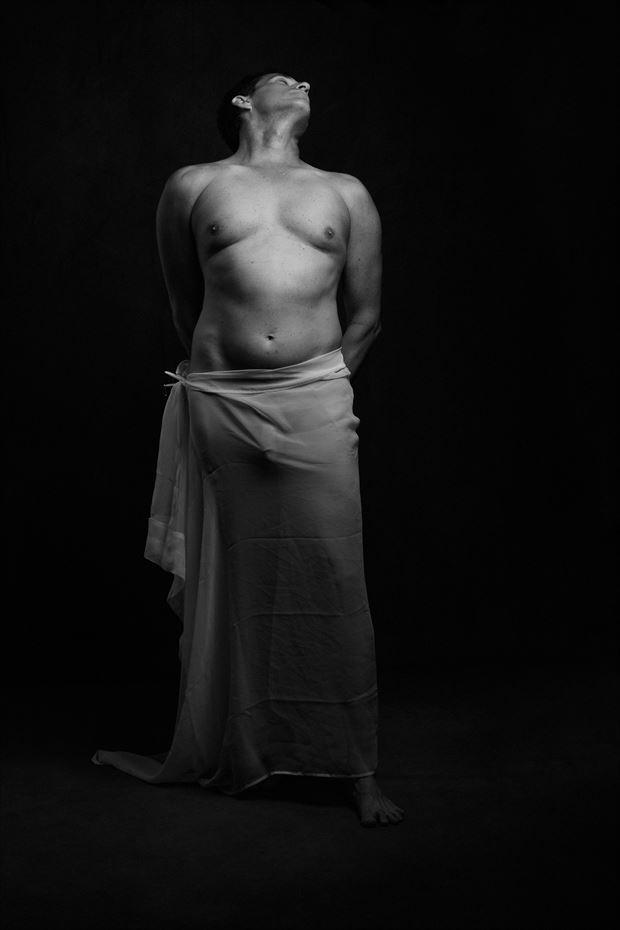 studio lighting implied nude photo by model phenix raynn