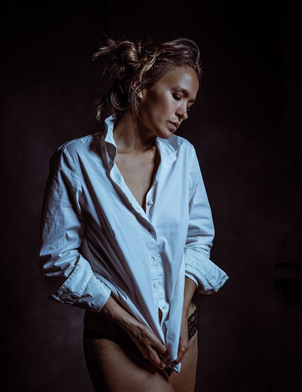 studio lighting implied nude photo by photographer ankesh