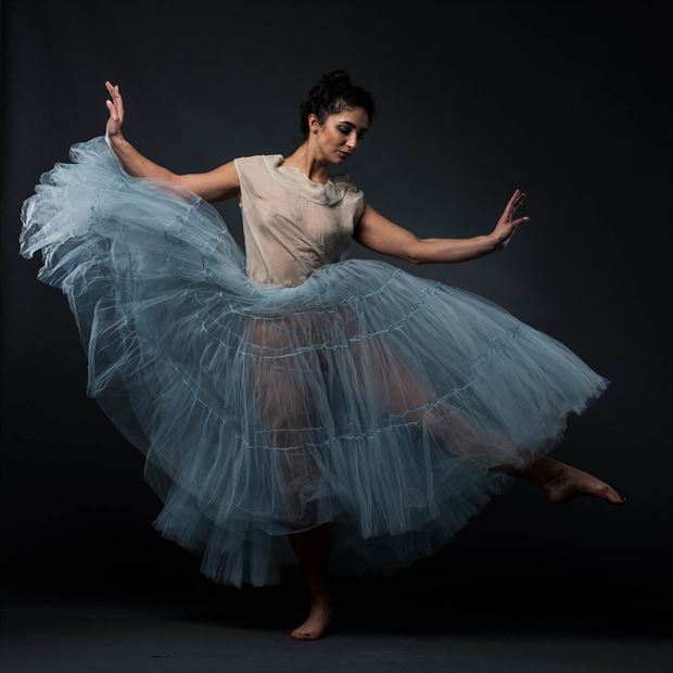 studio lighting photo by photographer mskeetphoto
