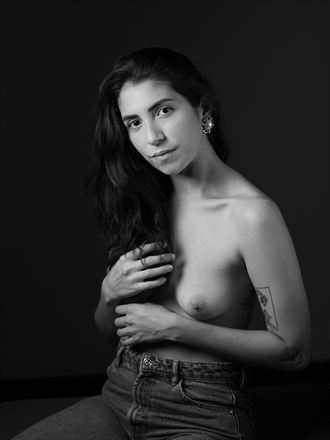 studio lighting portrait photo by photographer victor cerpa
