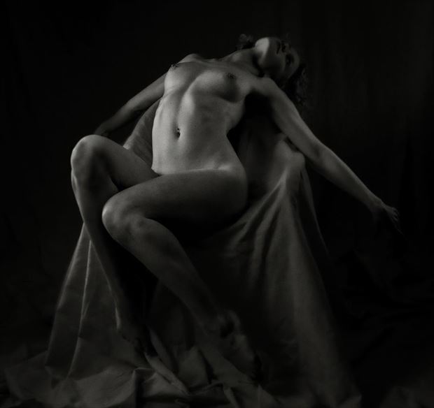 sublime satisfaction artistic nude photo by photographer thatzkatz