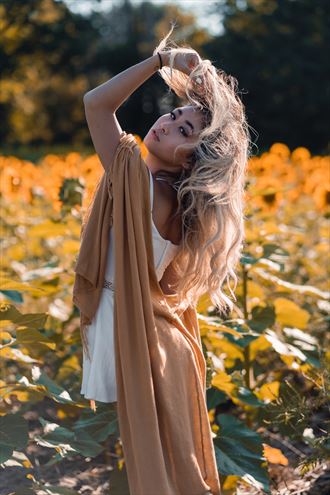 sunflower fields glamour photo by model hui ying