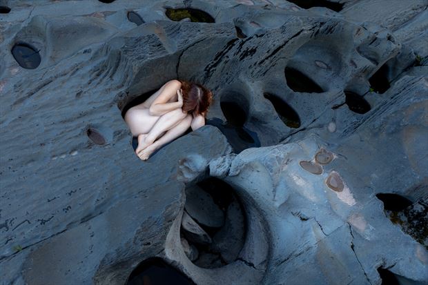 sur les rochers artistic nude photo by photographer claude frenette