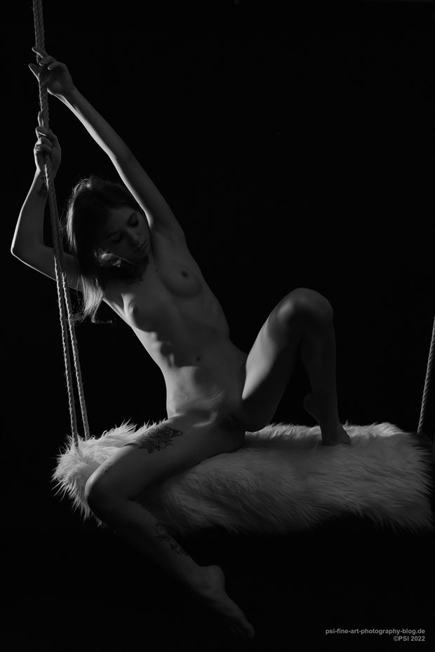 swing 6 artistic nude photo by photographer psi