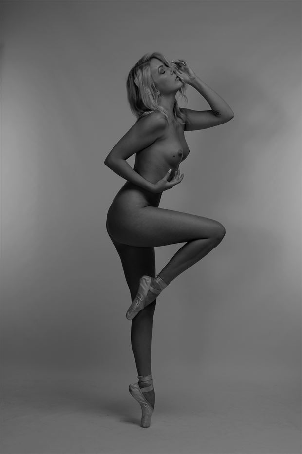 sylph 2 artistic nude artwork by photographer aaltuzarra