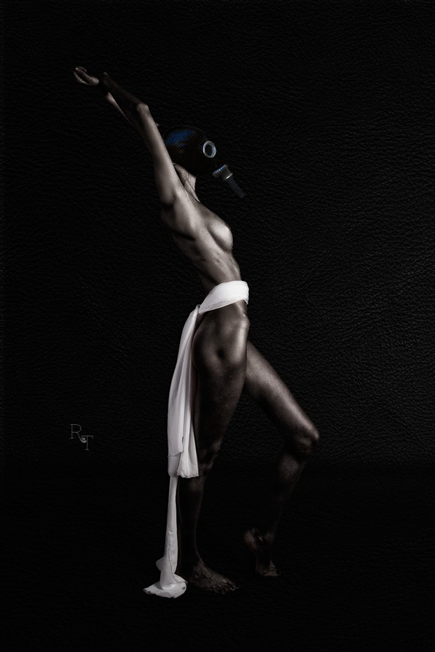 tabu Artistic Nude Photo by Photographer Roberto Demaria