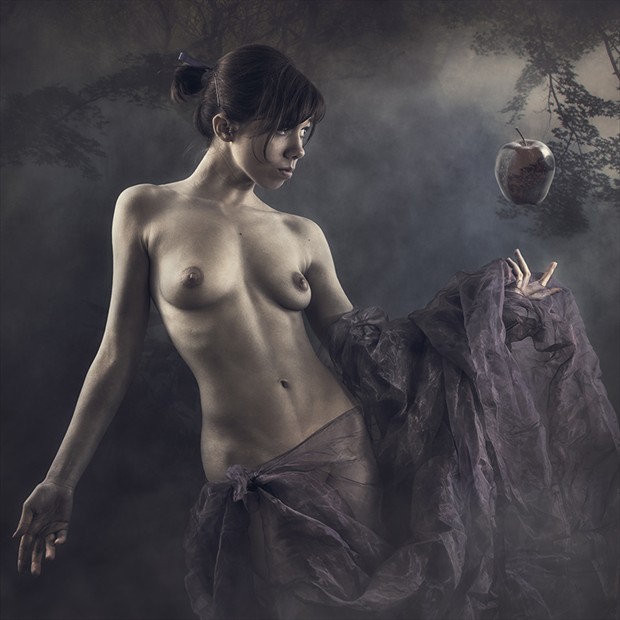 tale of the apple Artistic Nude Photo by Photographer dml