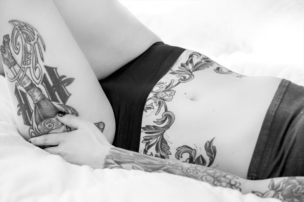 tattoed beauty artistic nude photo by photographer lance miller