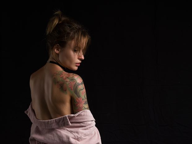 tattoos studio lighting artwork by photographer ngcmn