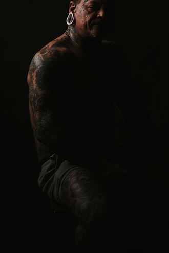 tattoos studio lighting photo by photographer kengehring