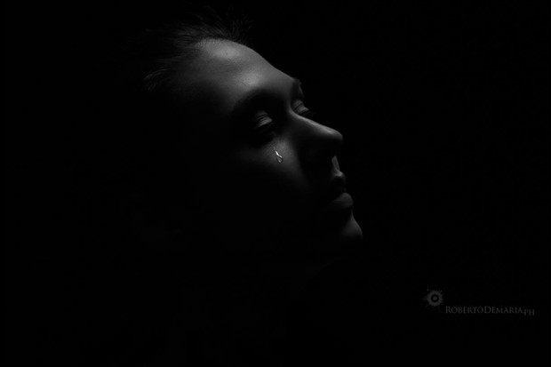 tears in the dark Close Up Photo by Photographer Roberto Demaria