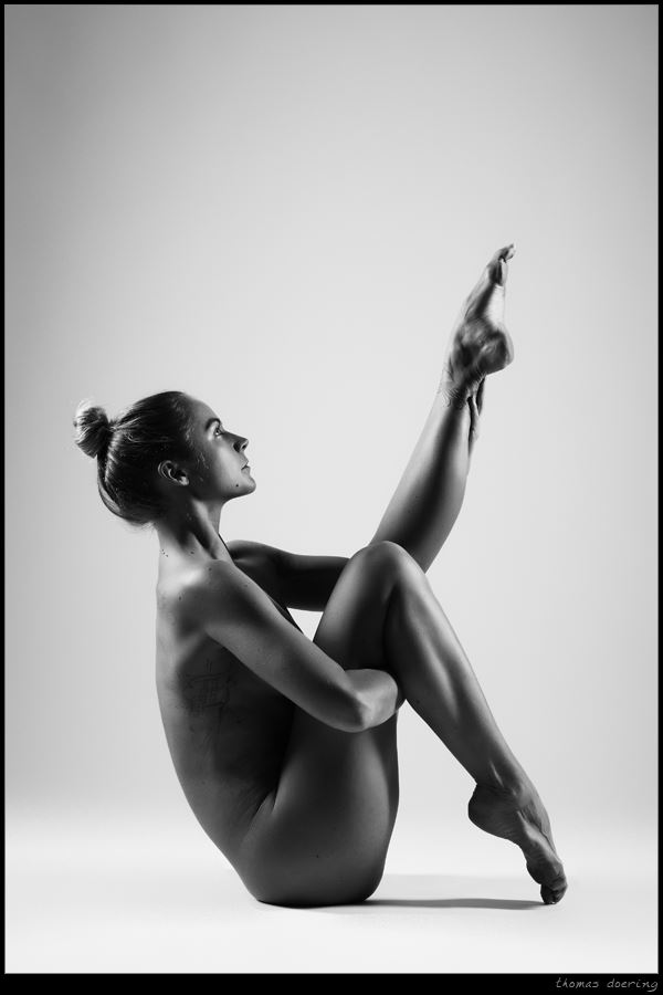 tension artistic nude photo by photographer thomas doering