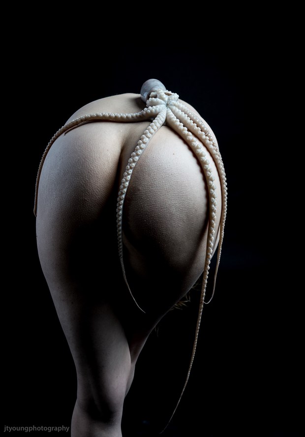tenticalized artistic nude artwork by model fearra lacome