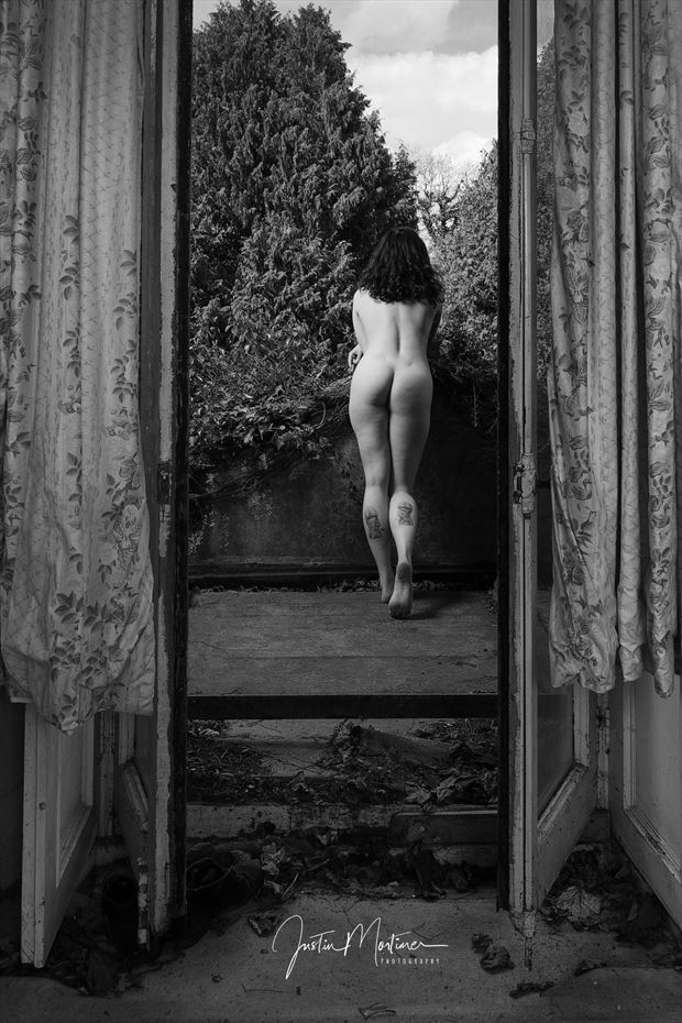 the balcony artistic nude artwork by photographer justin mortimer