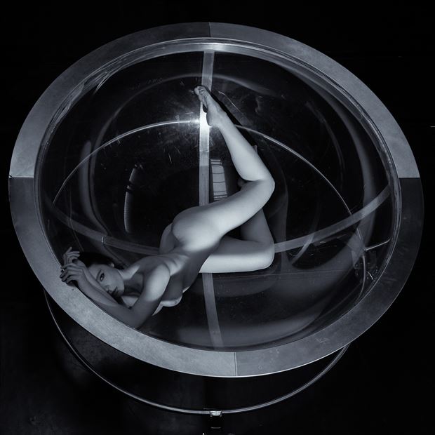 the bowl 1 artistic nude photo by photographer benernst