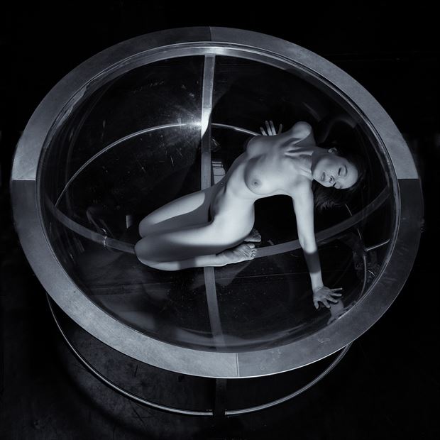 the bowl 3 artistic nude photo by photographer benernst