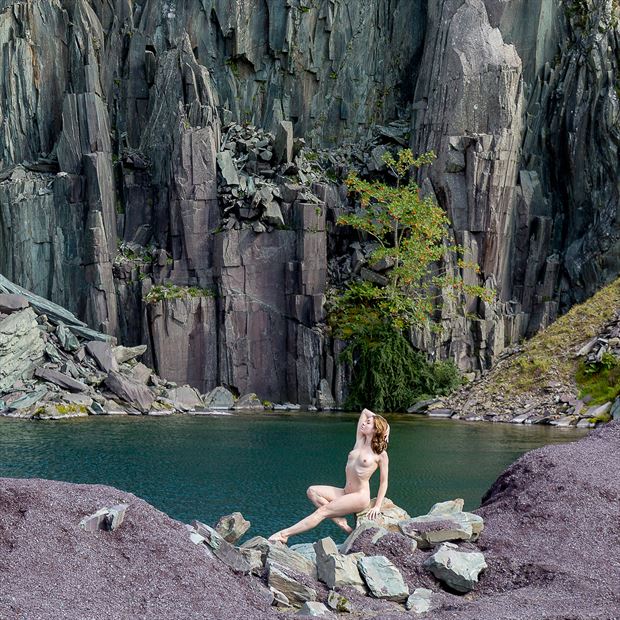 the colours of slate artistic nude photo by photographer richard maxim